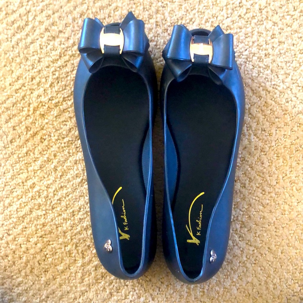 Black jelly flat  work once